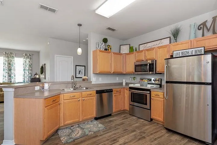 401 Peoria Blvd — Photo 10