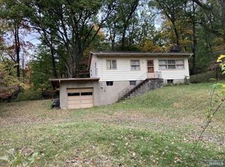 689 Ratzer Rd, Wayne, NJ 07470