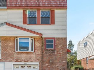 3840 Greenacres Rd, Philadelphia, PA 19154