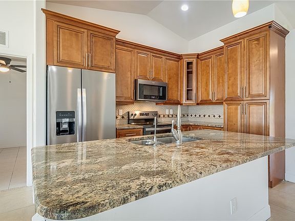 5th image of 1403 Xelda Ave S