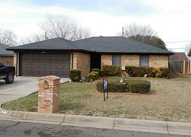 1st image of 2836 S Meadow Dr