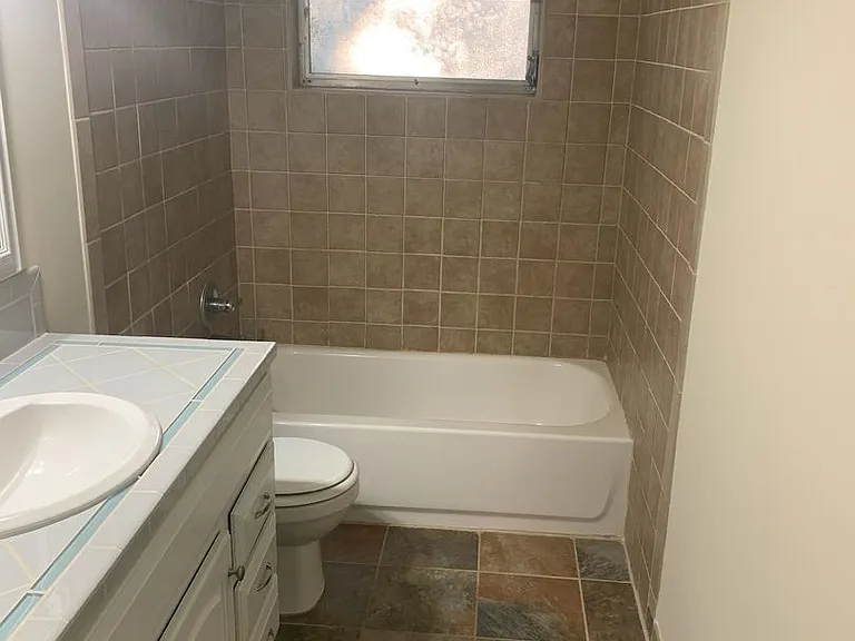 2221 NW 54th Ter — Photo 17