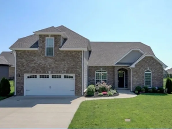 1057 Willow Cir, Clarksville, TN 37043