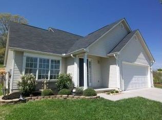 203 Dogwood Glen Ln, Powell, TN 37849
