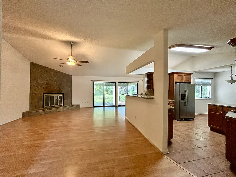 19 Briar Gate Ln — Photo 5