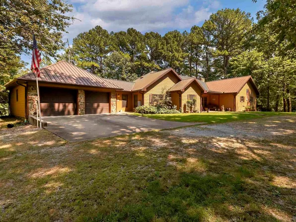 111 Woodland Trl, Anna, IL 62906