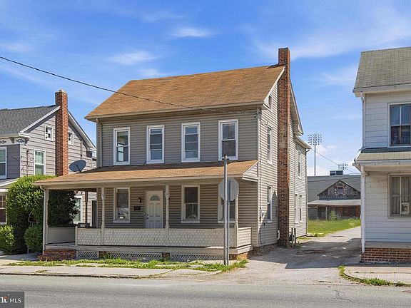 2nd image of 586 Baltimore St