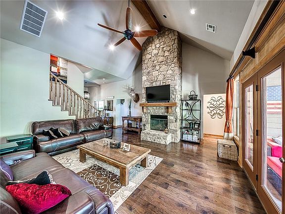 3rd image of 1198 Pine Valley Dr