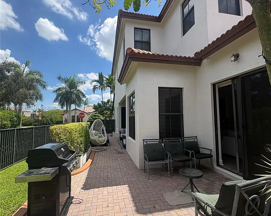8378 NW 39th Ct