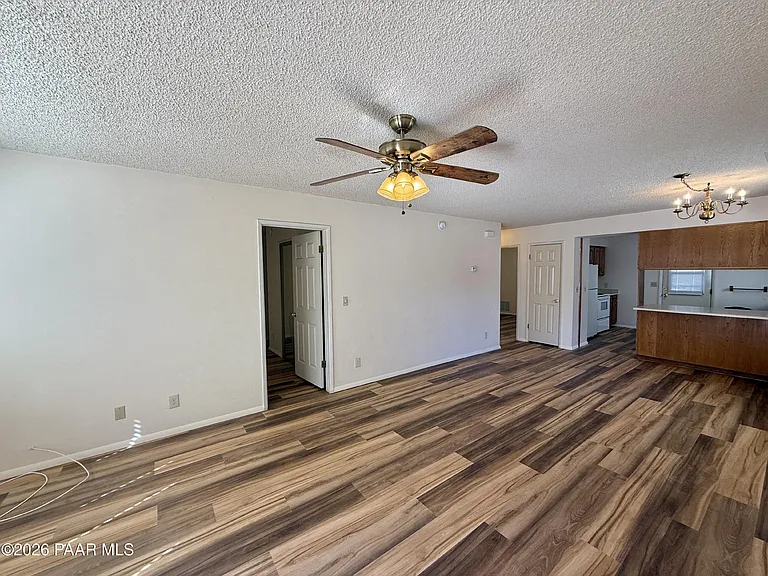 350 Rim Rock Cir #2 — Photo 5