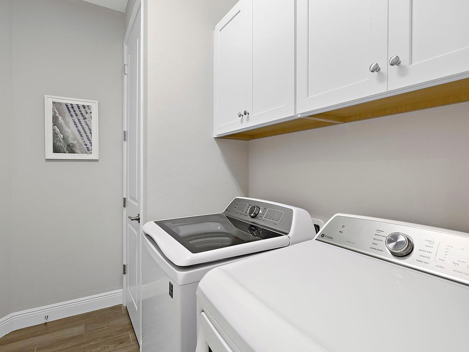 1st image of 2567 Seychelles Dr #205