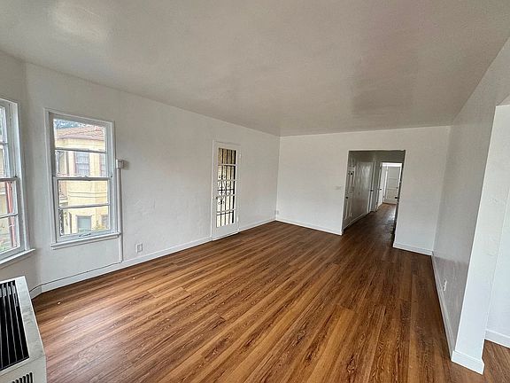 4th image of 4918 1/2 Pickford St #L1