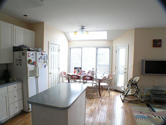 Huge Open Kitchen w/ Breakfast Area