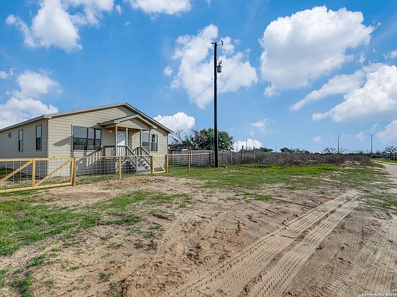 2nd image of 4219 Hidalgo St.