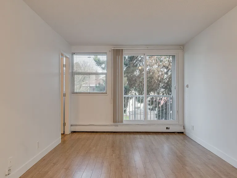 695 SE Marine Dr #605 — Photo 32