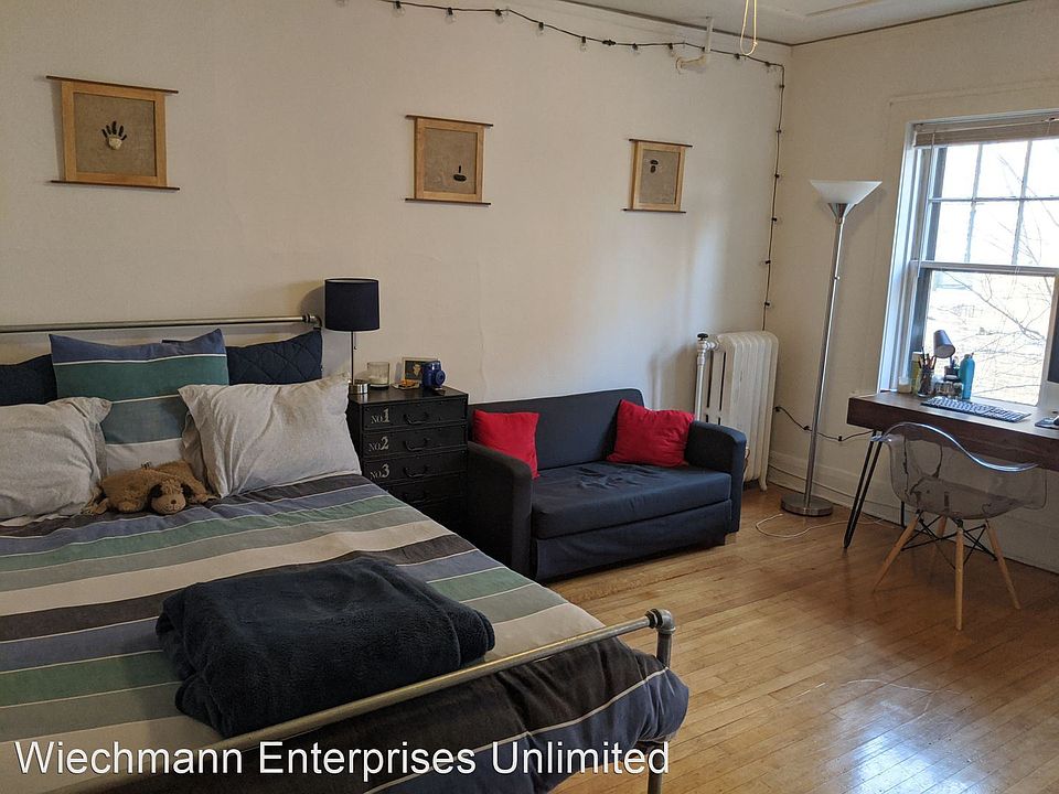 1st image of 2965 N Bartlett Ave #3