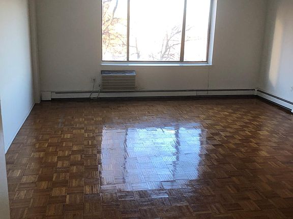 4th image of 13643 37th Ave APT 3H