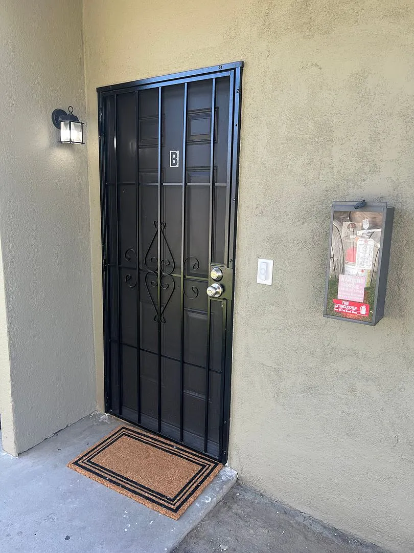 1720 Orange Street — Photo 2