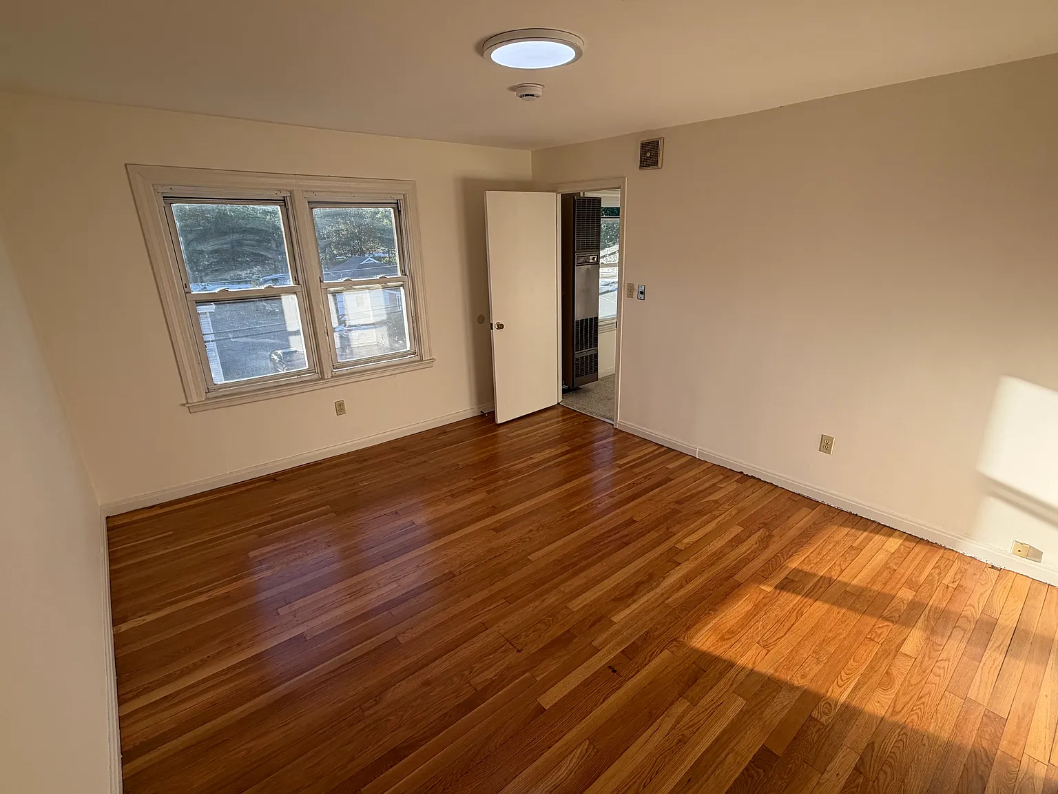 2 bed, $1,675 — Photo 2
