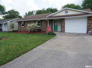 839 W McDonough St, Macomb, IL 61455