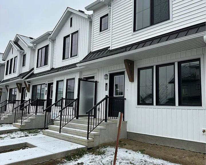 25 Secord Blvd NW — Photo 3