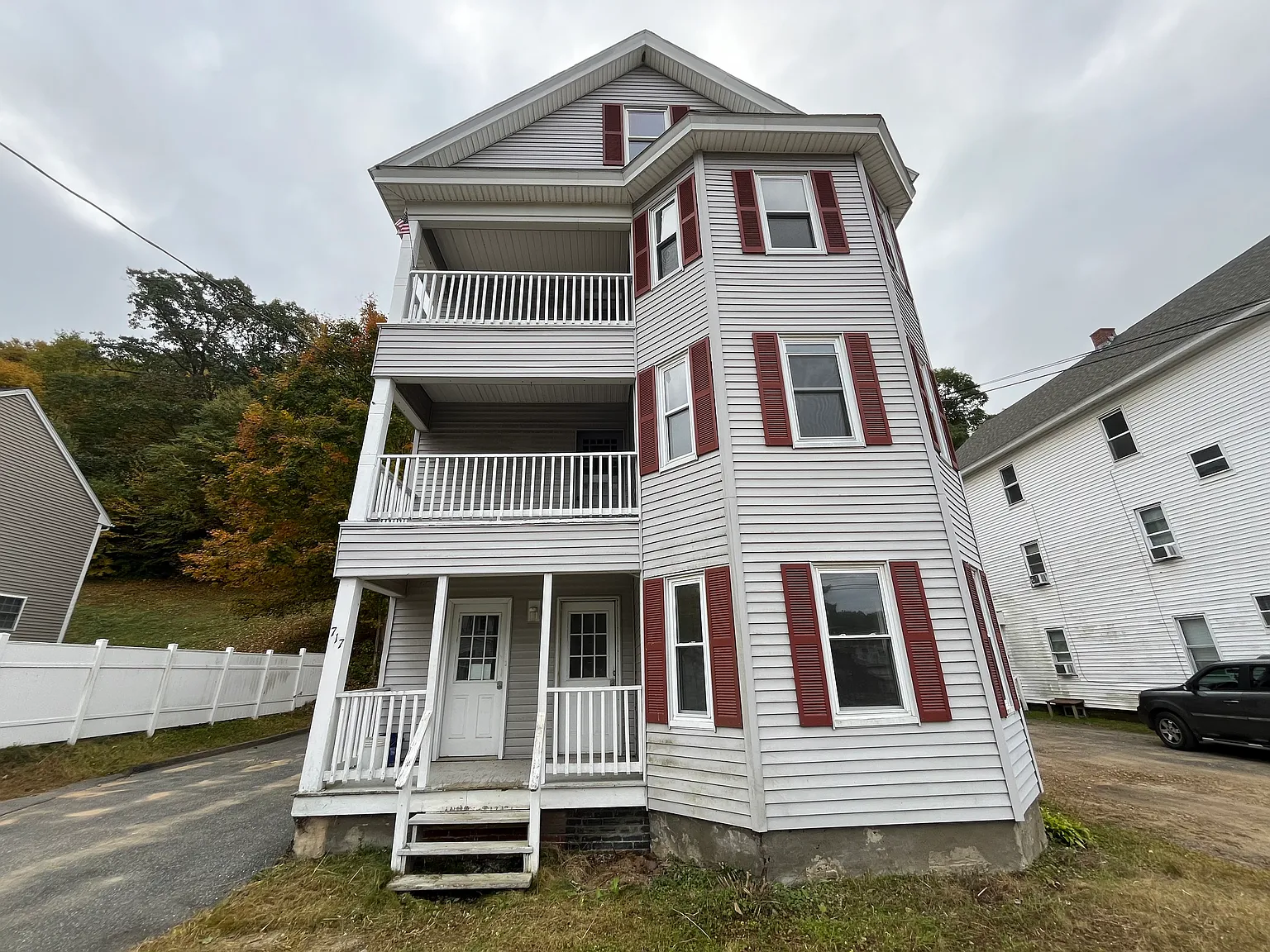 717 Main St — Photo 1