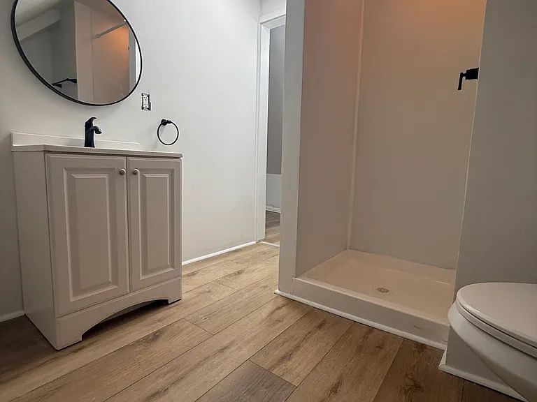 3058 E 116th St #3 — Photo 2