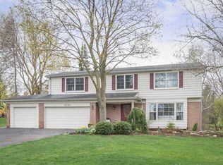 2720 Bridle Rd, Bloomfield Hills, MI 48304
