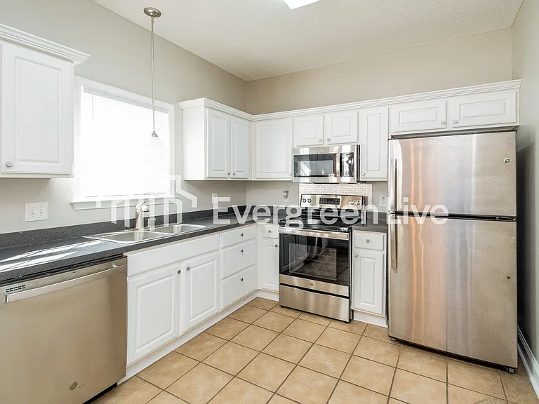9216 Windsor Lake Blvd — Photo 3
