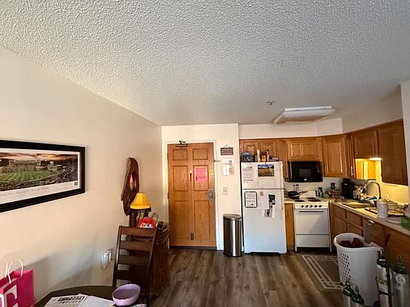 4th image of 555 Highland Dr #208