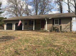 223 Fairview Dr, Carmi, IL 62821
