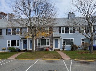 573 Carriage Shop Rd APT E, East Falmouth, MA 02536