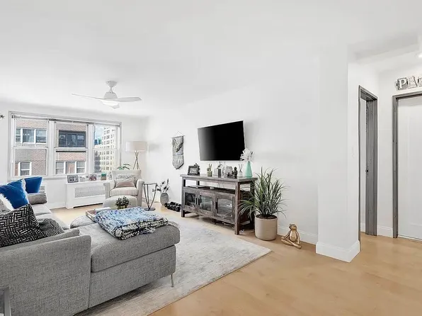160 E 27th St APT 12B, Manhattan, NY 10016