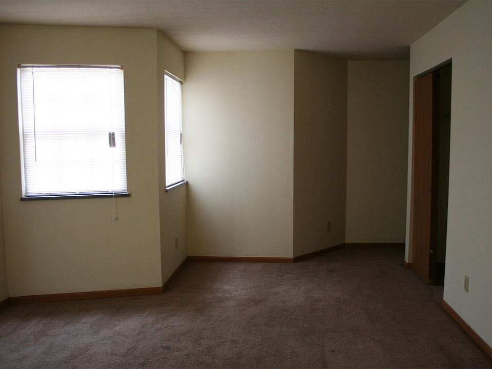 1st image of 364 Burr Oak Blvd APT 16