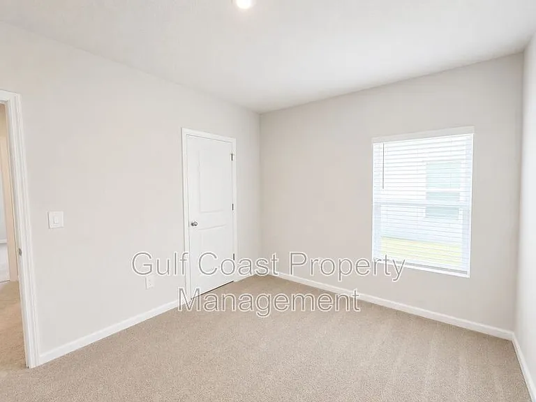 810 172nd Ct E — Photo 10