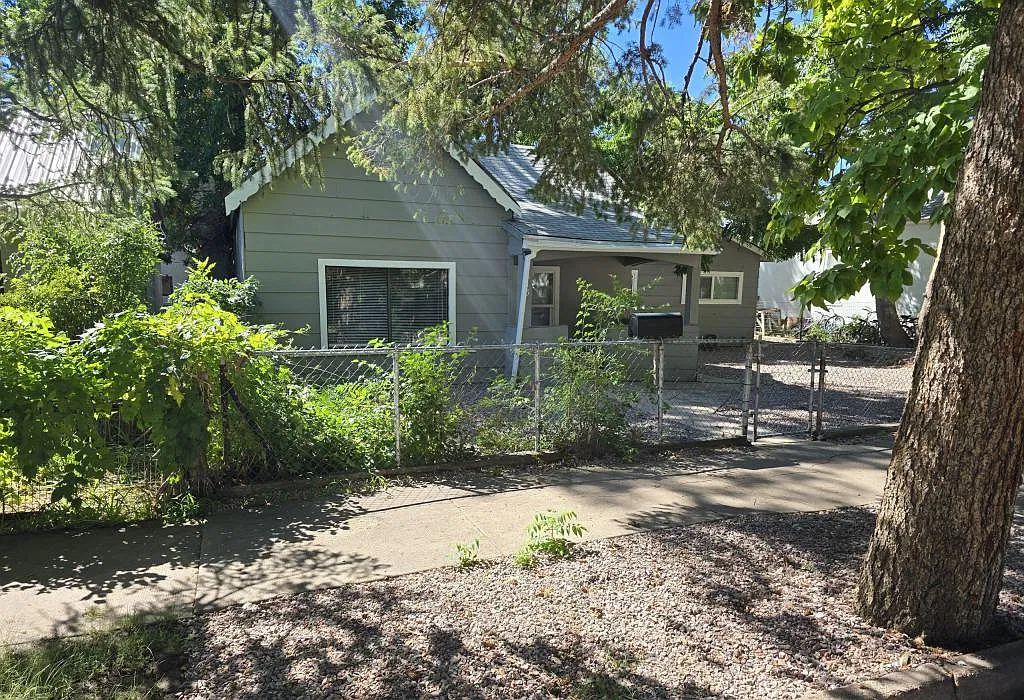 815 W. 2nd St — Photo 2