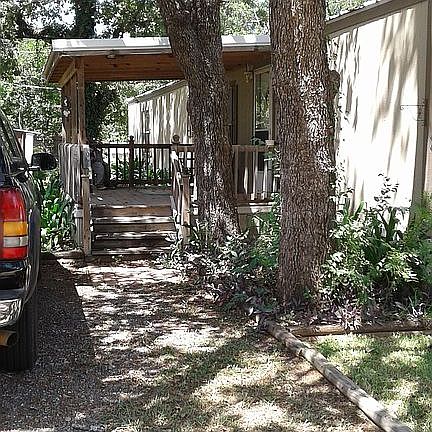 3rd image of 7 Oak Hill Park Dr