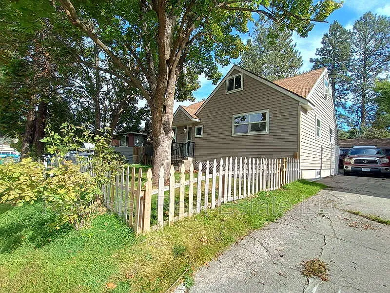 5 bed, 3.0 bath, 2632 sqft, $2,700 — Photo 3