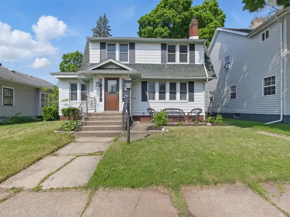 1021 S Twyckenham Dr, South Bend, IN 46615