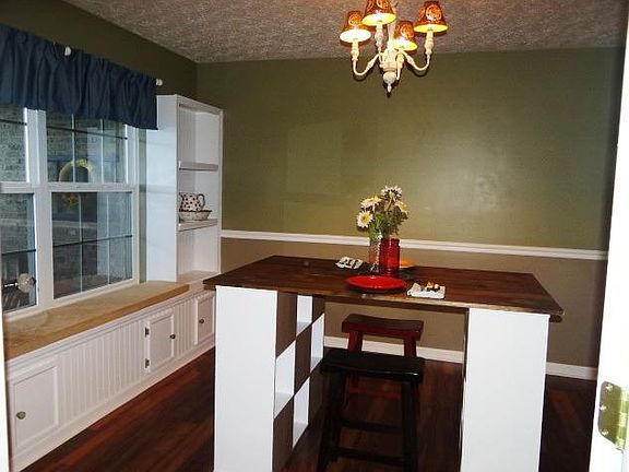 4th image of 136 Rollingwood Dr