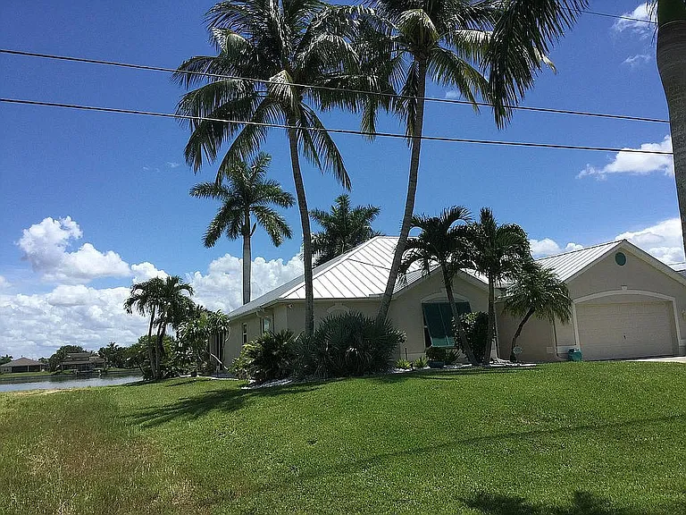2543 SW 15th Ave — Photo 2