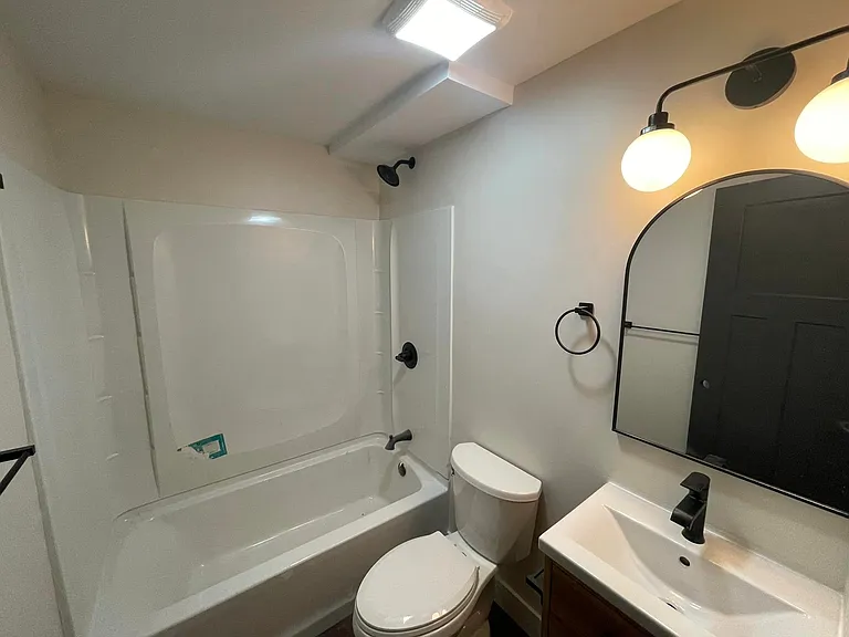 1506 W Grand Ave — Photo 18