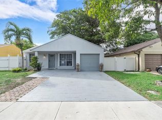 1410 SW 85th Ter, Pembroke Pines, FL 33025