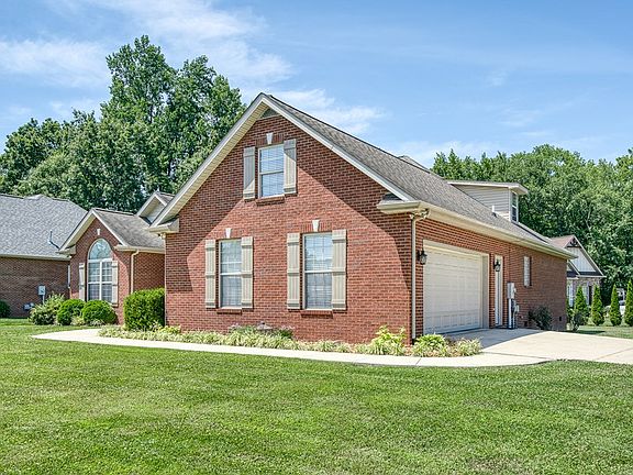 4th image of 310 Taylor Cir
