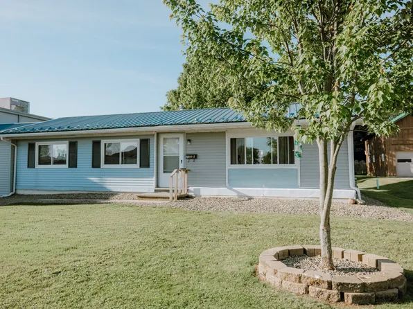 22 Elk St, Corry, PA 16407