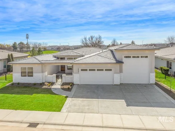 2398 N Serveriano Ave, Eagle, ID 83616