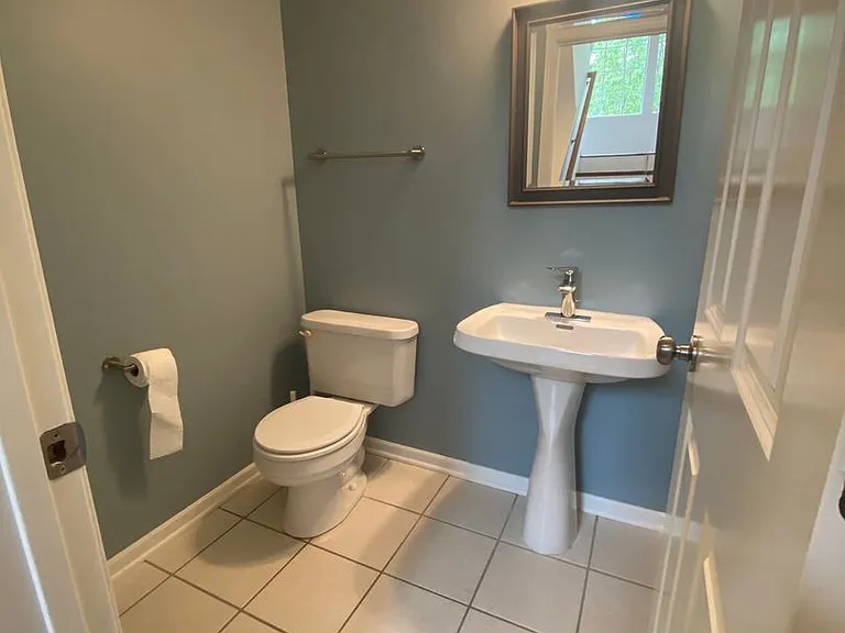 892 Trenton Ln N — Photo 3