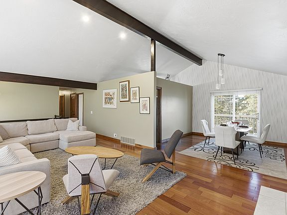 Well-defined dining area with a practical layout, perfect for everyday dining and entertaining.