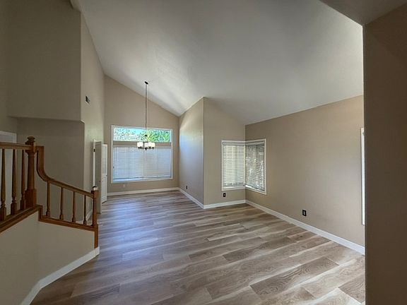 4th image of 1321 Brighton Dr