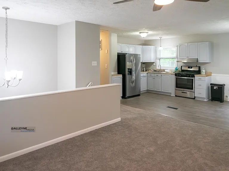 77 Garner Ave — Photo 4